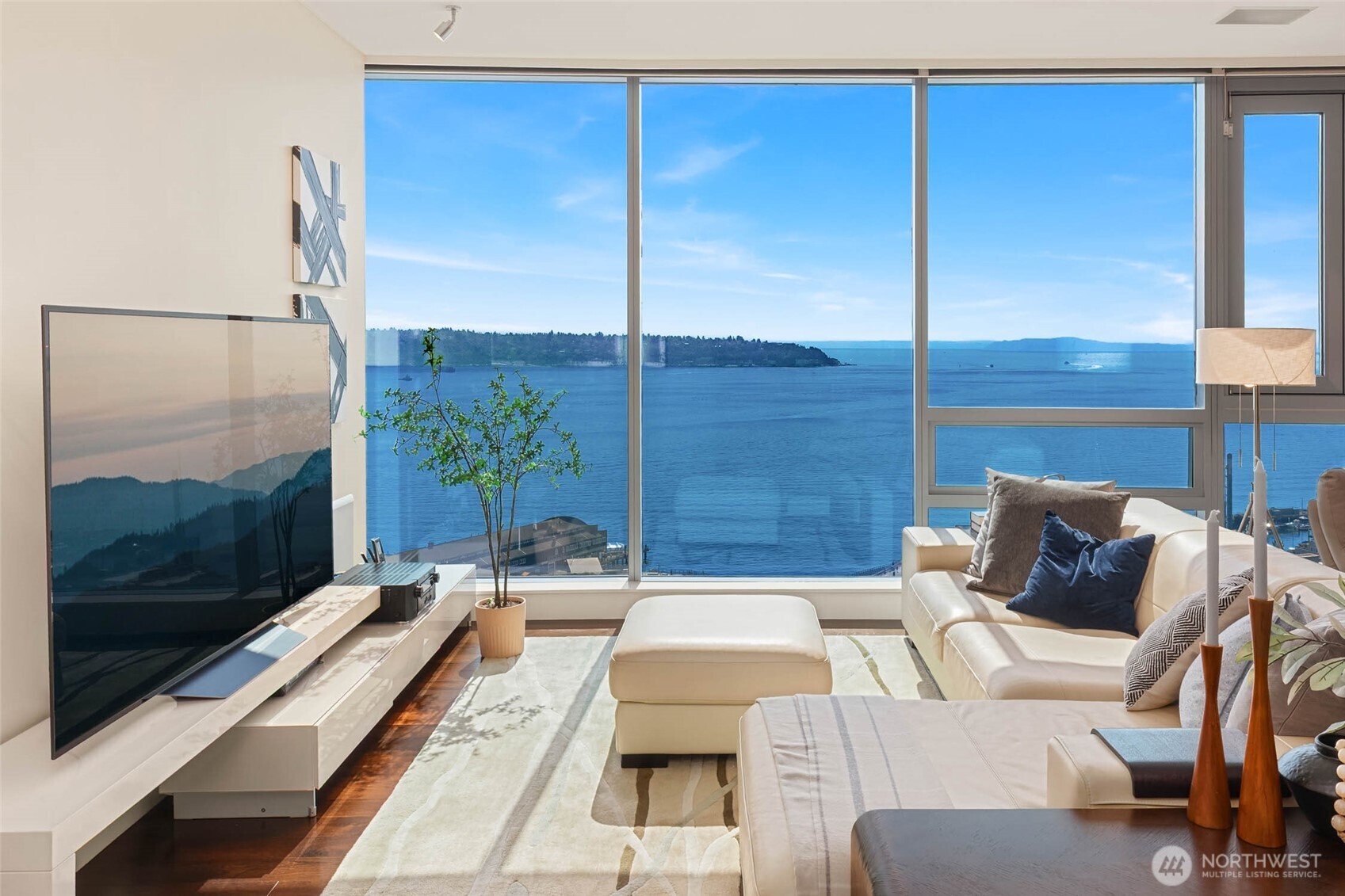 1521 2nd Avenue #1404, Seattle, WA 98101, photo 4 of 36