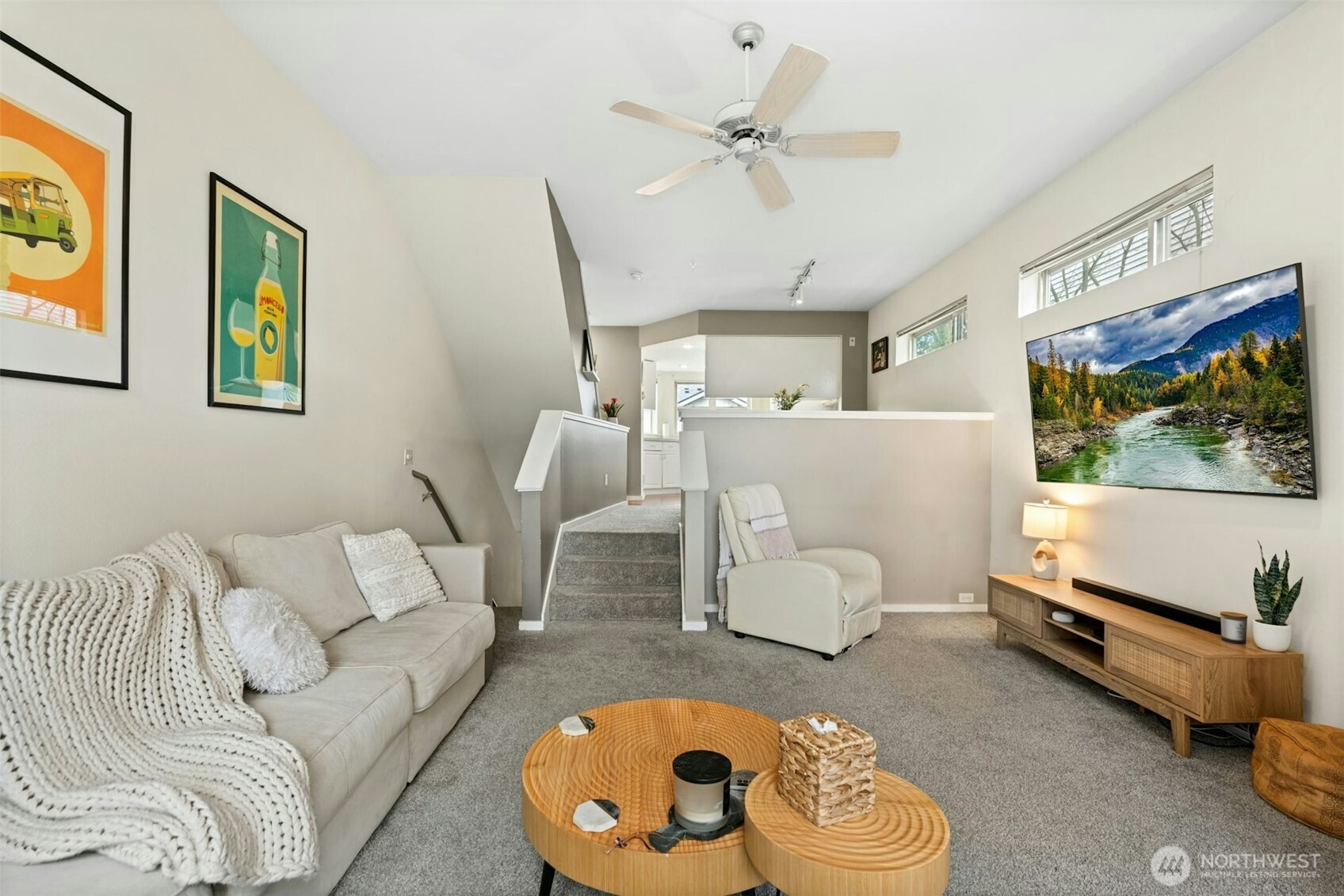 11560 Stone Avenue N #101, Seattle, WA 98133, photo 3 of 23
