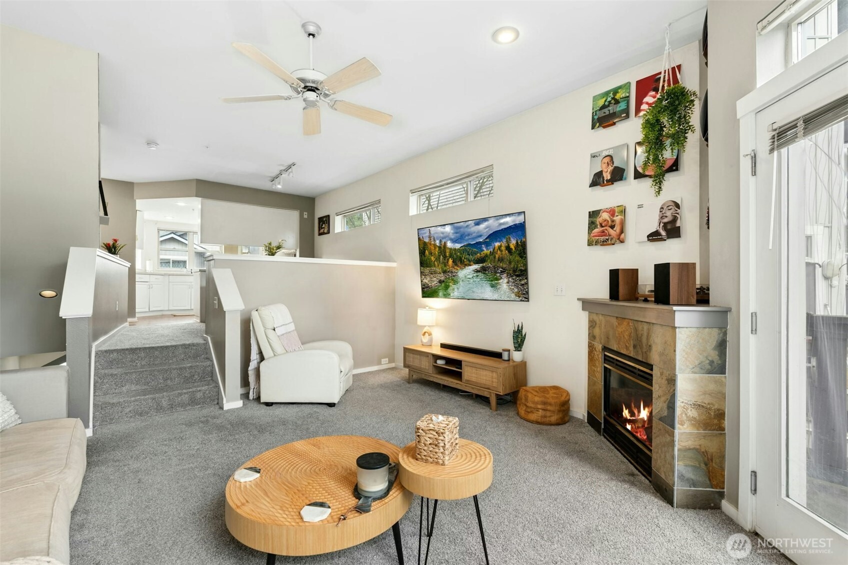 11560 Stone Avenue N #101, Seattle, WA 98133, photo 4 of 23