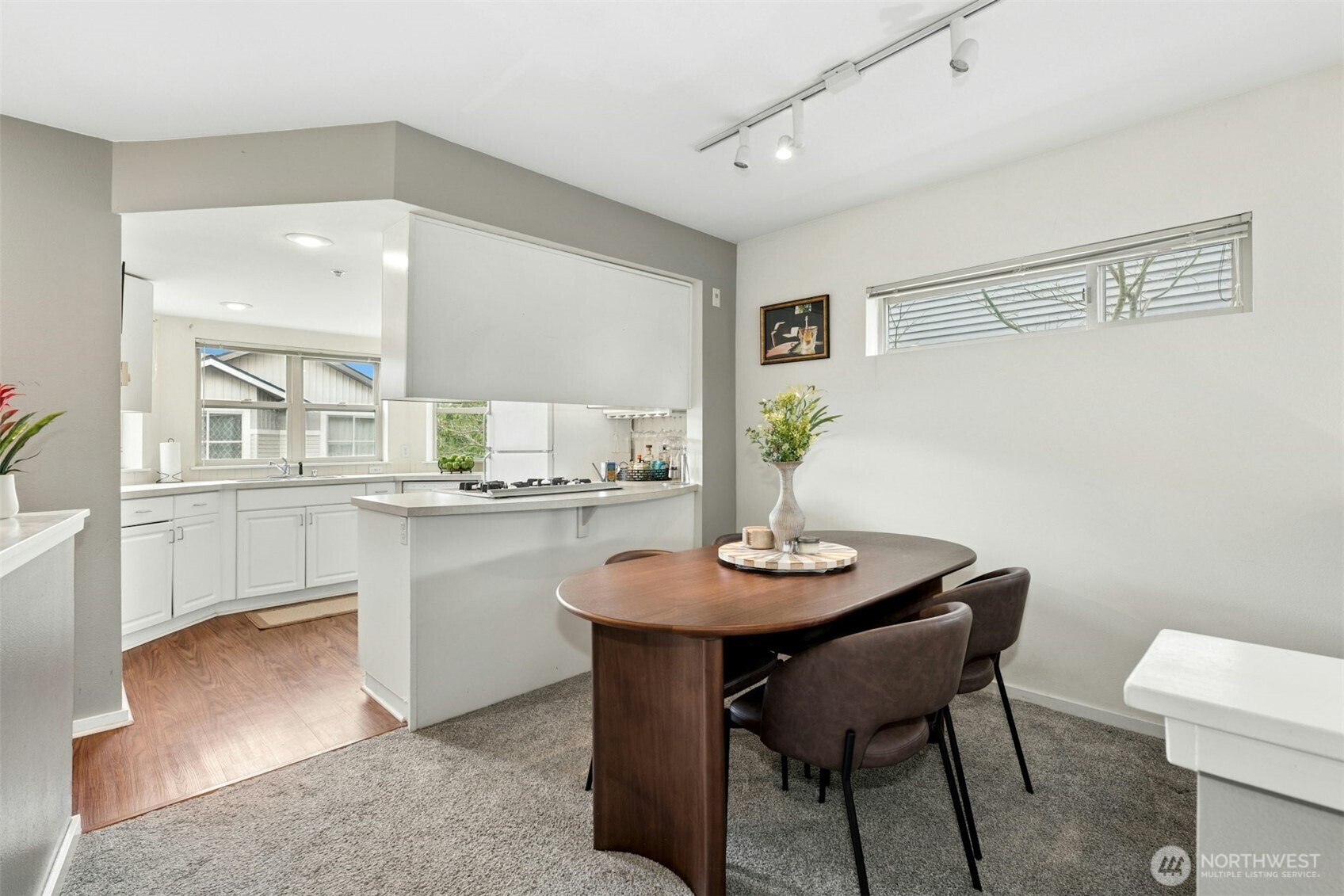 11560 Stone Avenue N #101, Seattle, WA 98133, photo 5 of 23