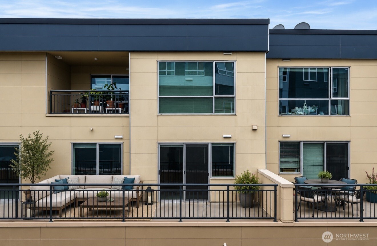 321 10th Avenue S #610