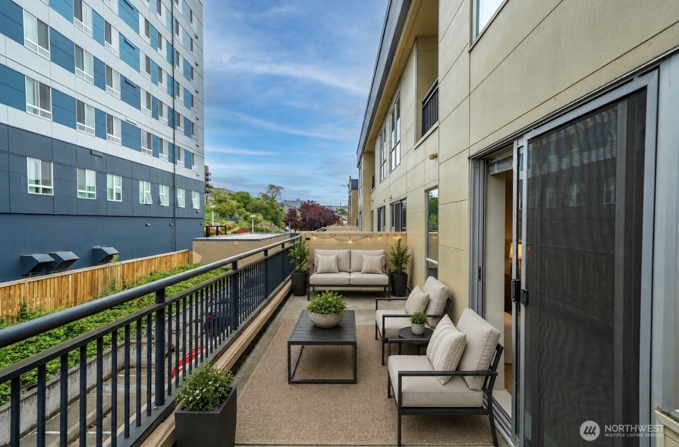 321 10th Avenue S #610, Seattle, WA 98104, photo 4 of 38