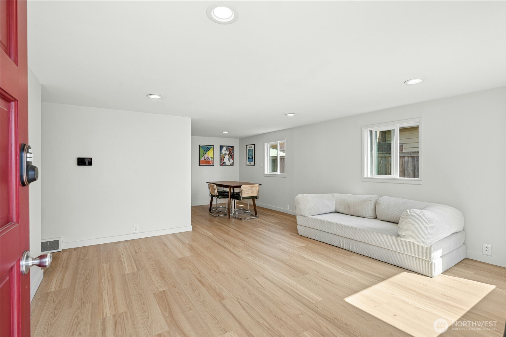 9520 2nd Avenue NW, Seattle, WA 98117, photo 3 of 23