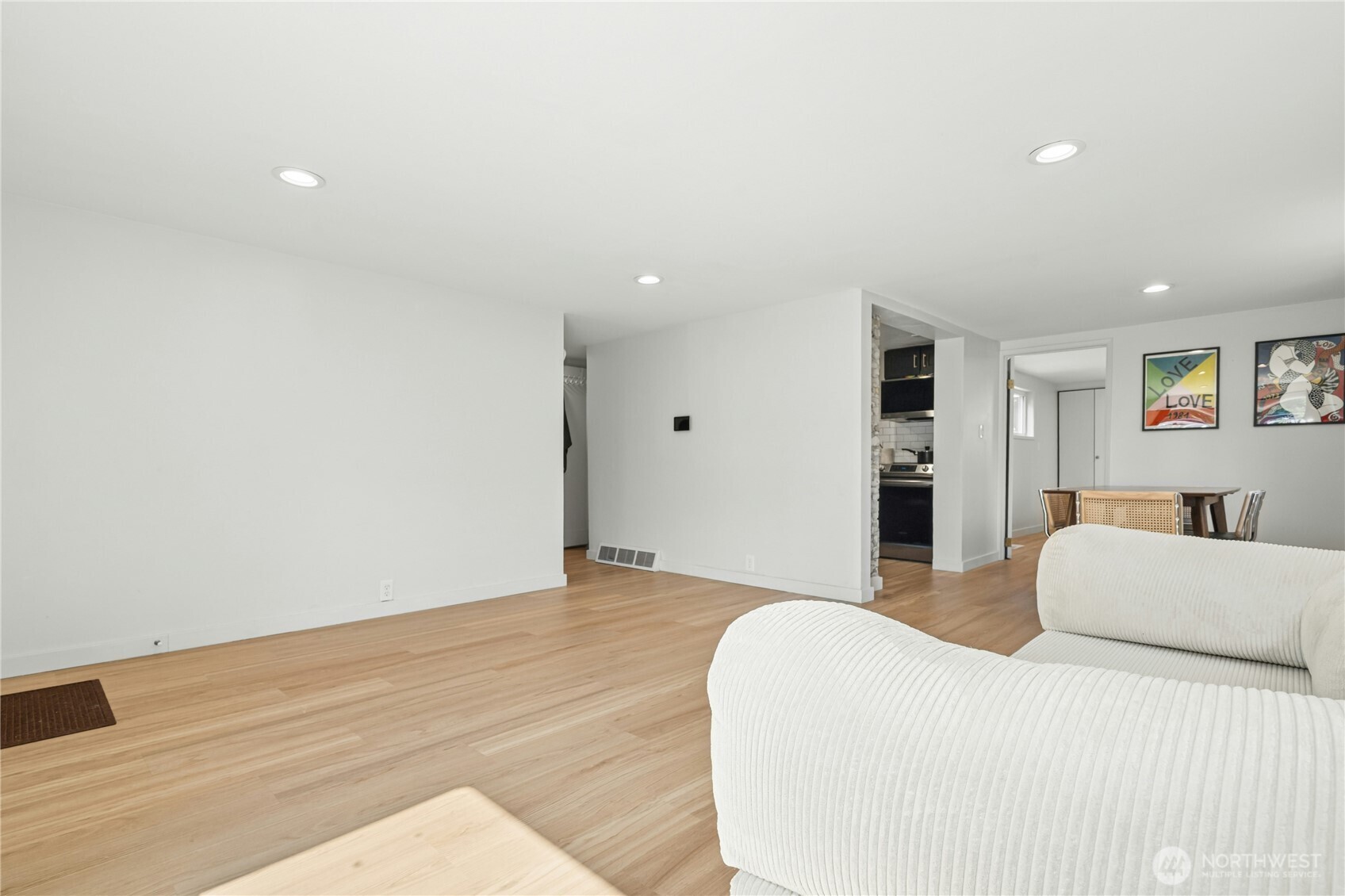 9520 2nd Avenue NW, Seattle, WA 98117, photo 5 of 23