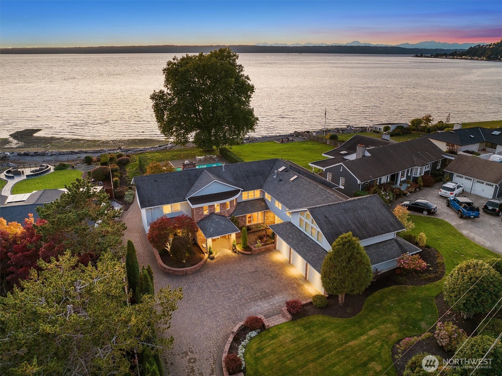 18141 Normandy Terrace SW, Normandy Park, WA 98166, photo 2 of 2