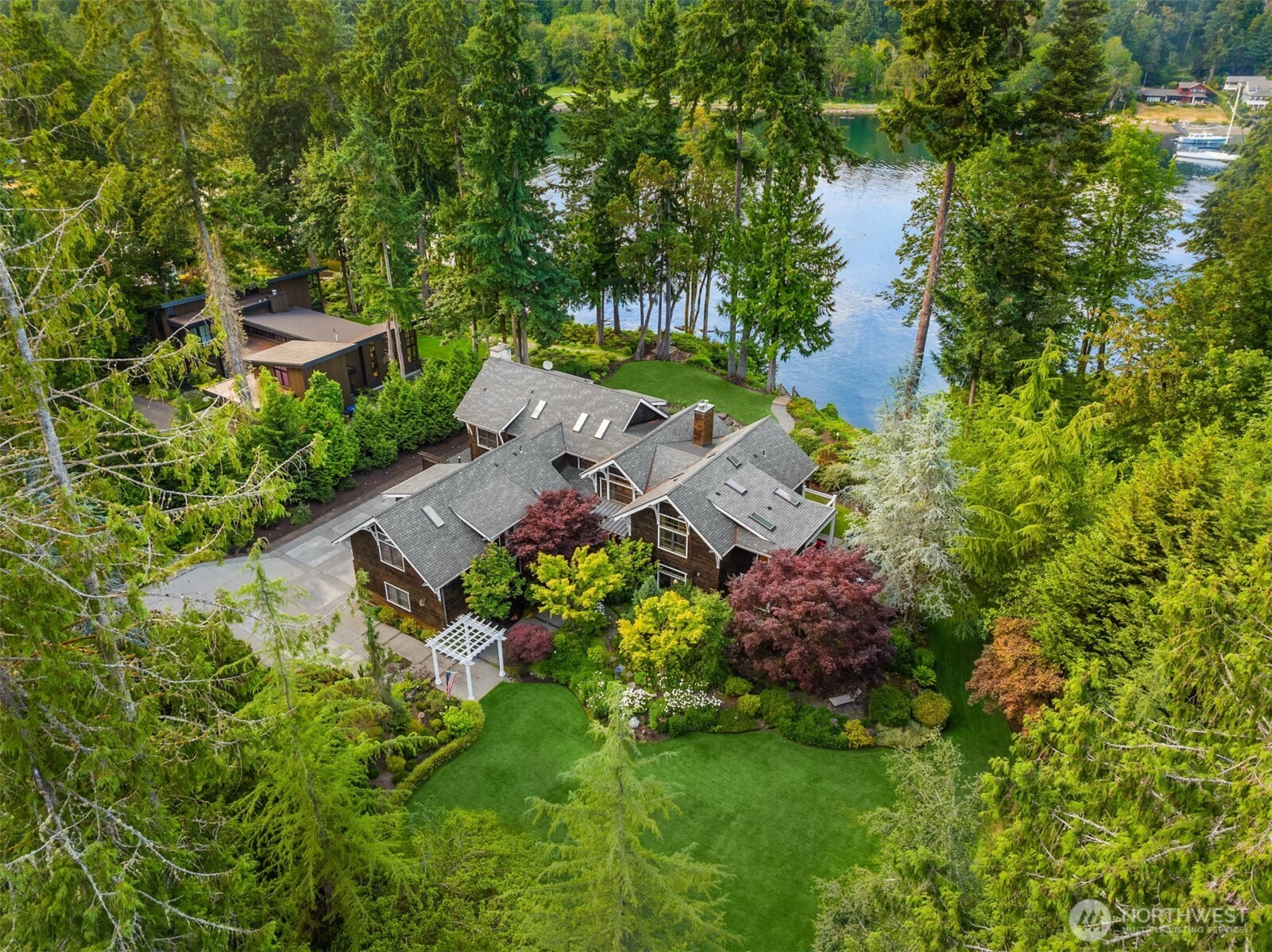 10374 Country Club Road, Bainbridge Island, WA 98110, photo 2 of 2
