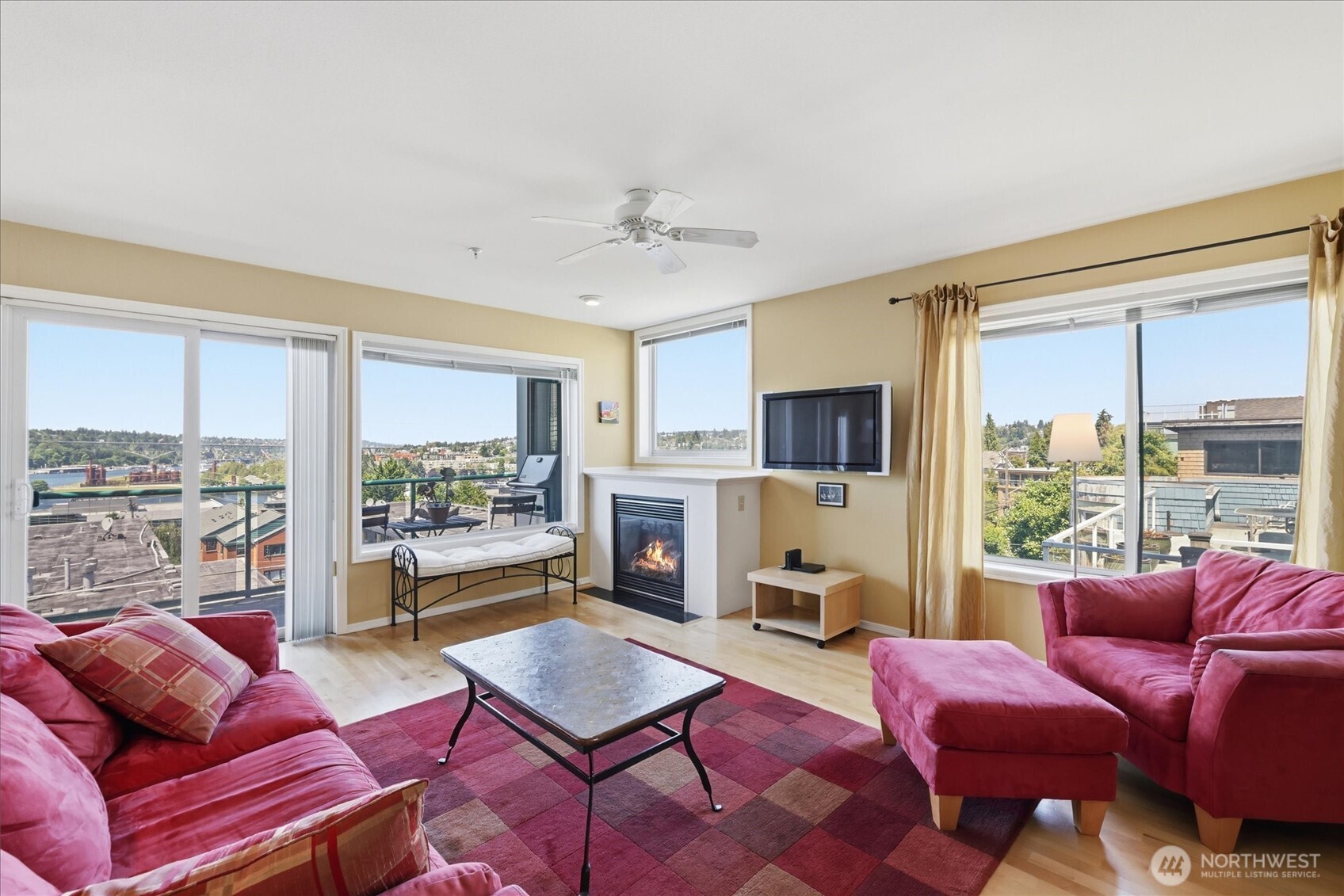 2713 Boylston Avenue E #201, Seattle, WA 98102, photo 3 of 36