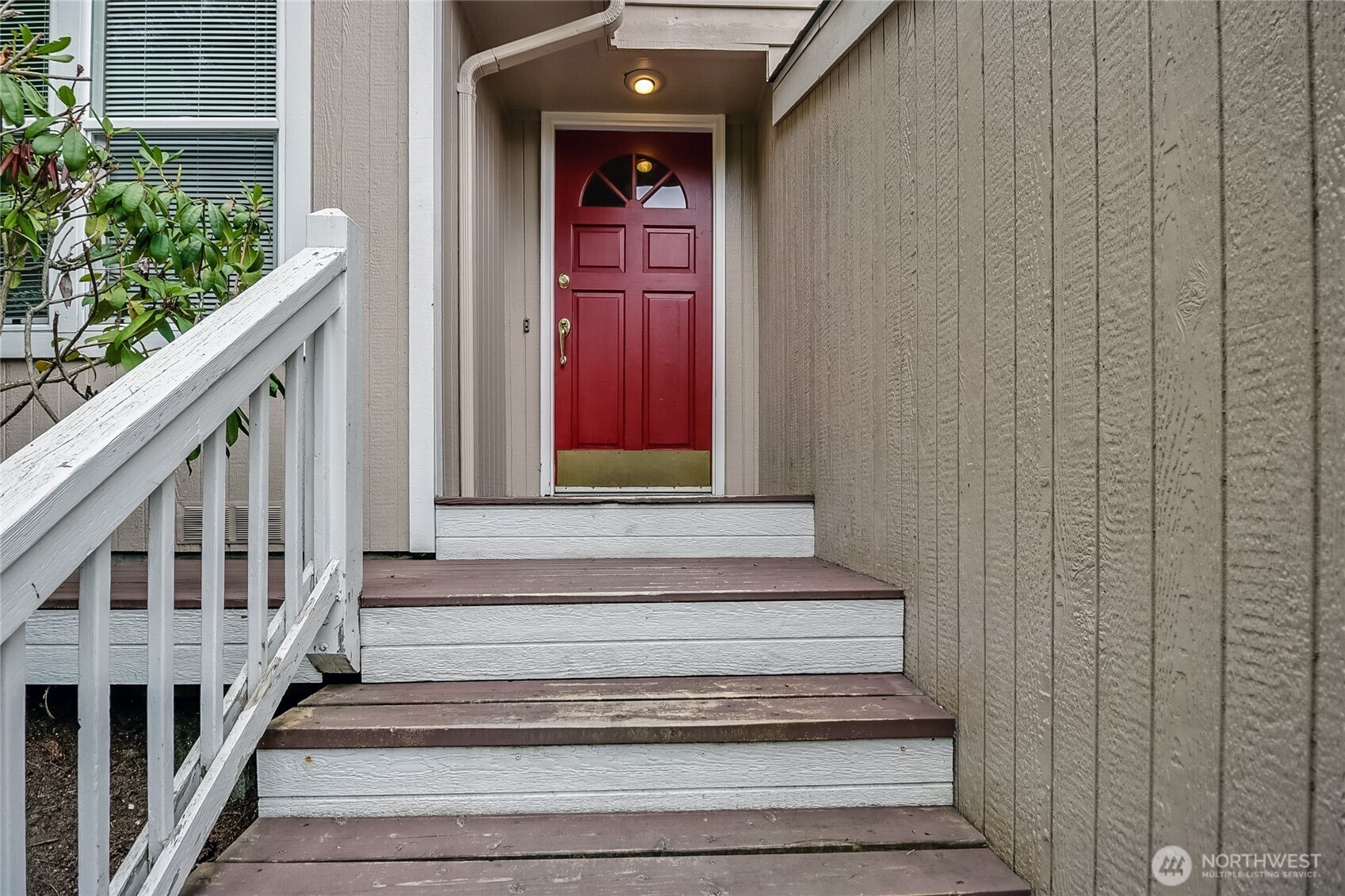 9810 116th Place NE, Kirkland, WA 98033, photo 3 of 24