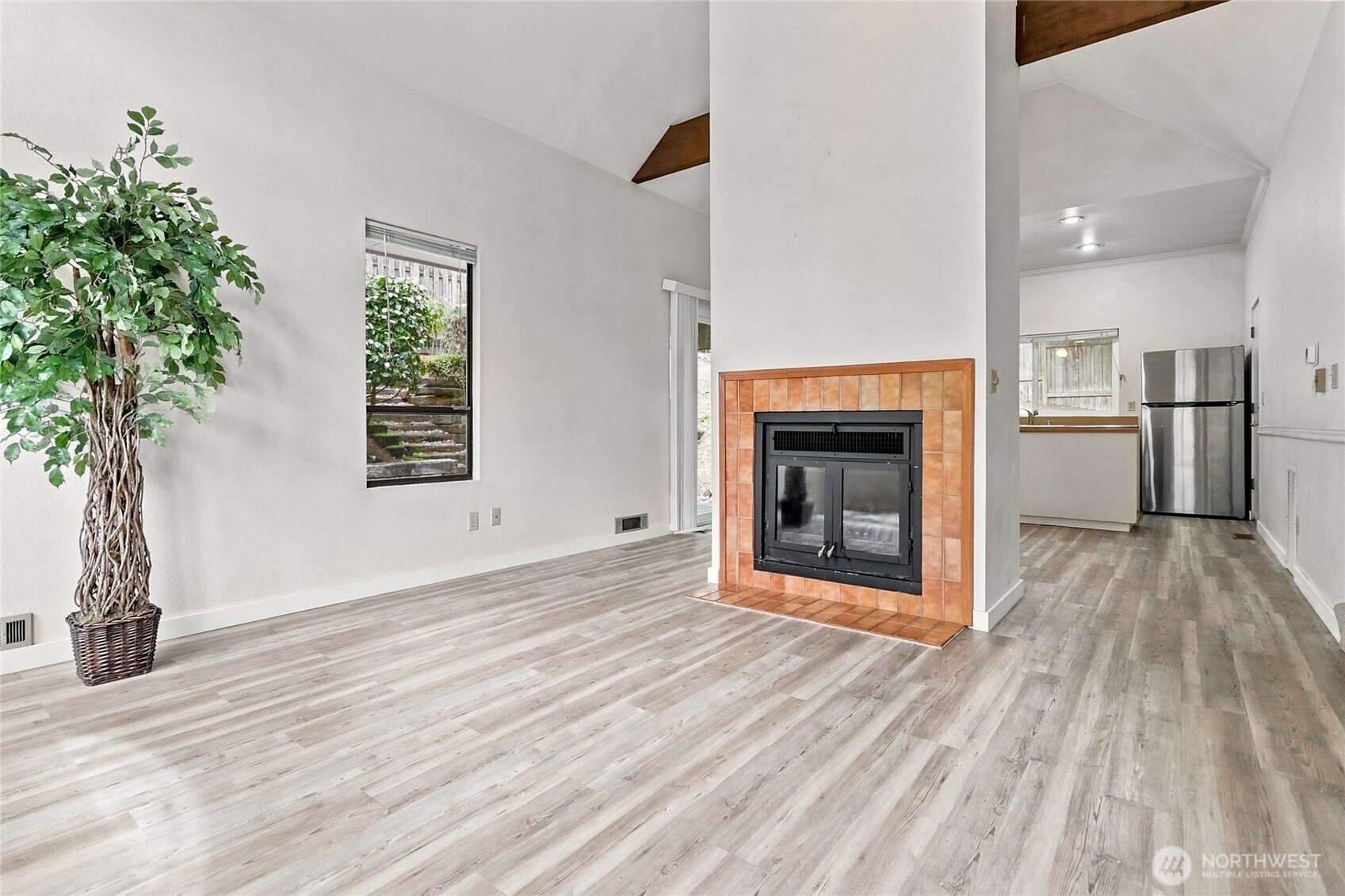 9810 116th Place NE, Kirkland, WA 98033, photo 4 of 24