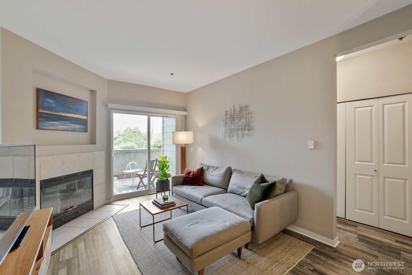 8745 Greenwood Avenue N #115, Seattle, WA 98103, photo 3 of 36