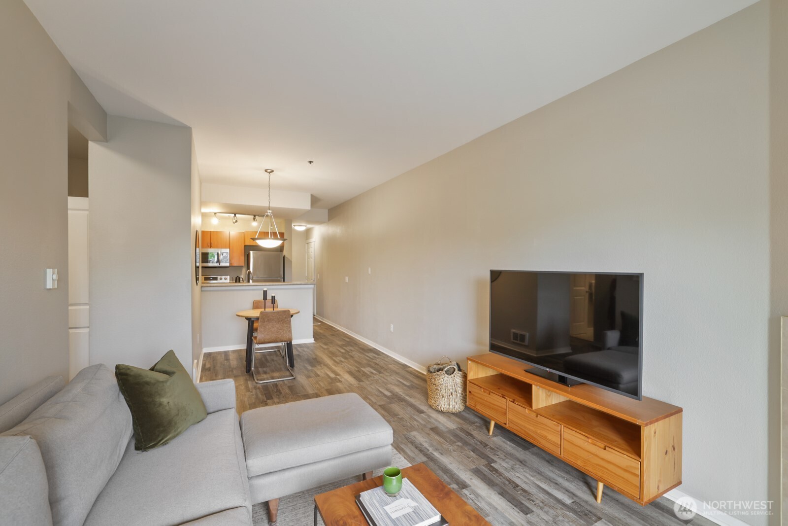 8745 Greenwood Avenue N #115, Seattle, WA 98103, photo 4 of 36