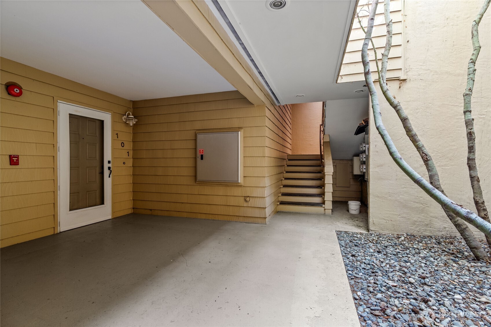 2811 14th W #101, Seattle, WA 98119, photo 3 of 31