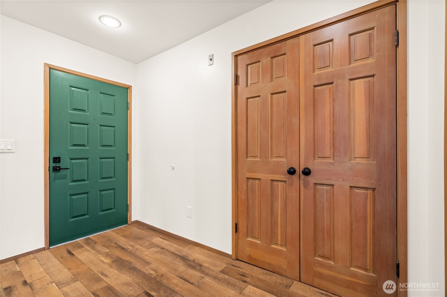 2811 14th W #101, Seattle, WA 98119, photo 4 of 31