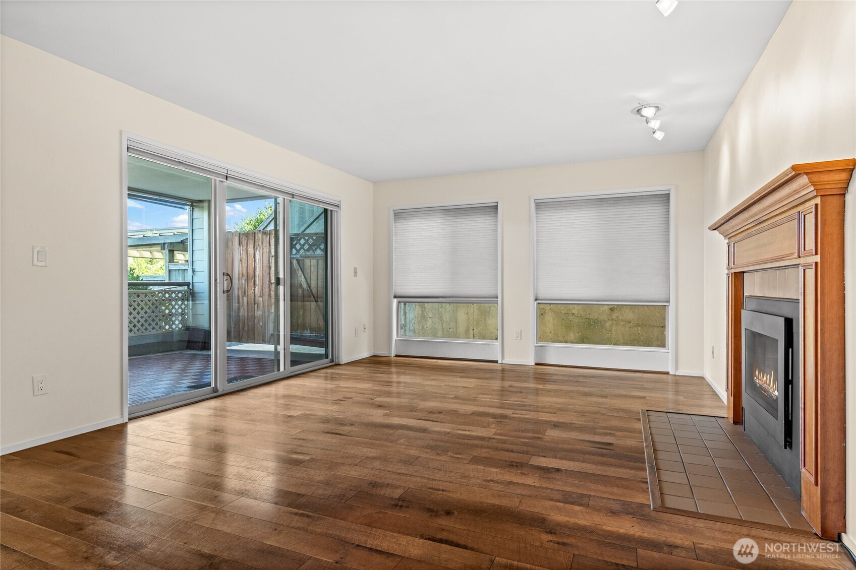 2811 14th W #101, Seattle, WA 98119, photo 5 of 30