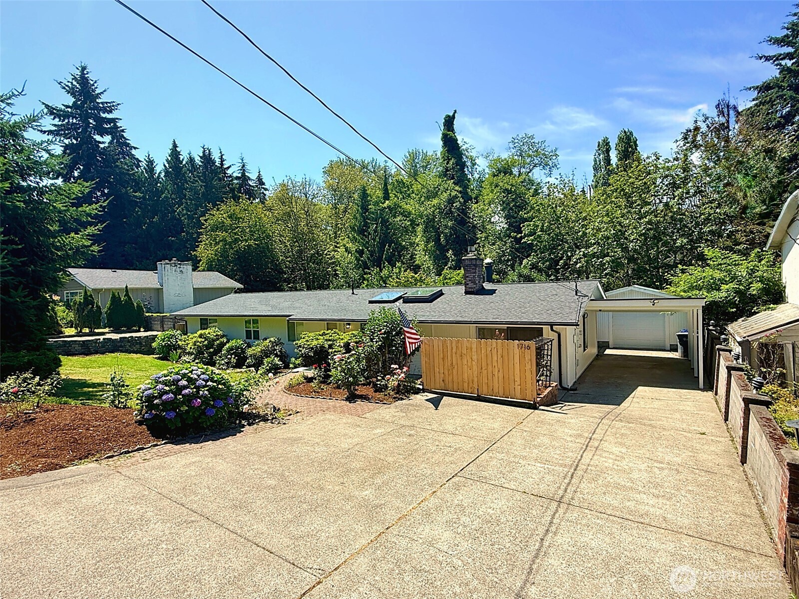 1716 9th Street SE