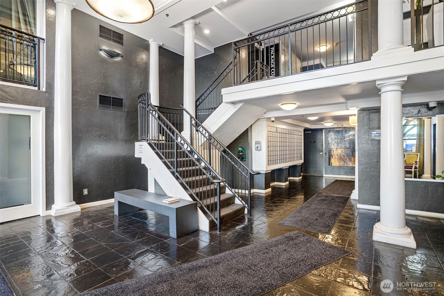 425 Vine Street #701, Seattle, WA 98121, photo 2 of 25