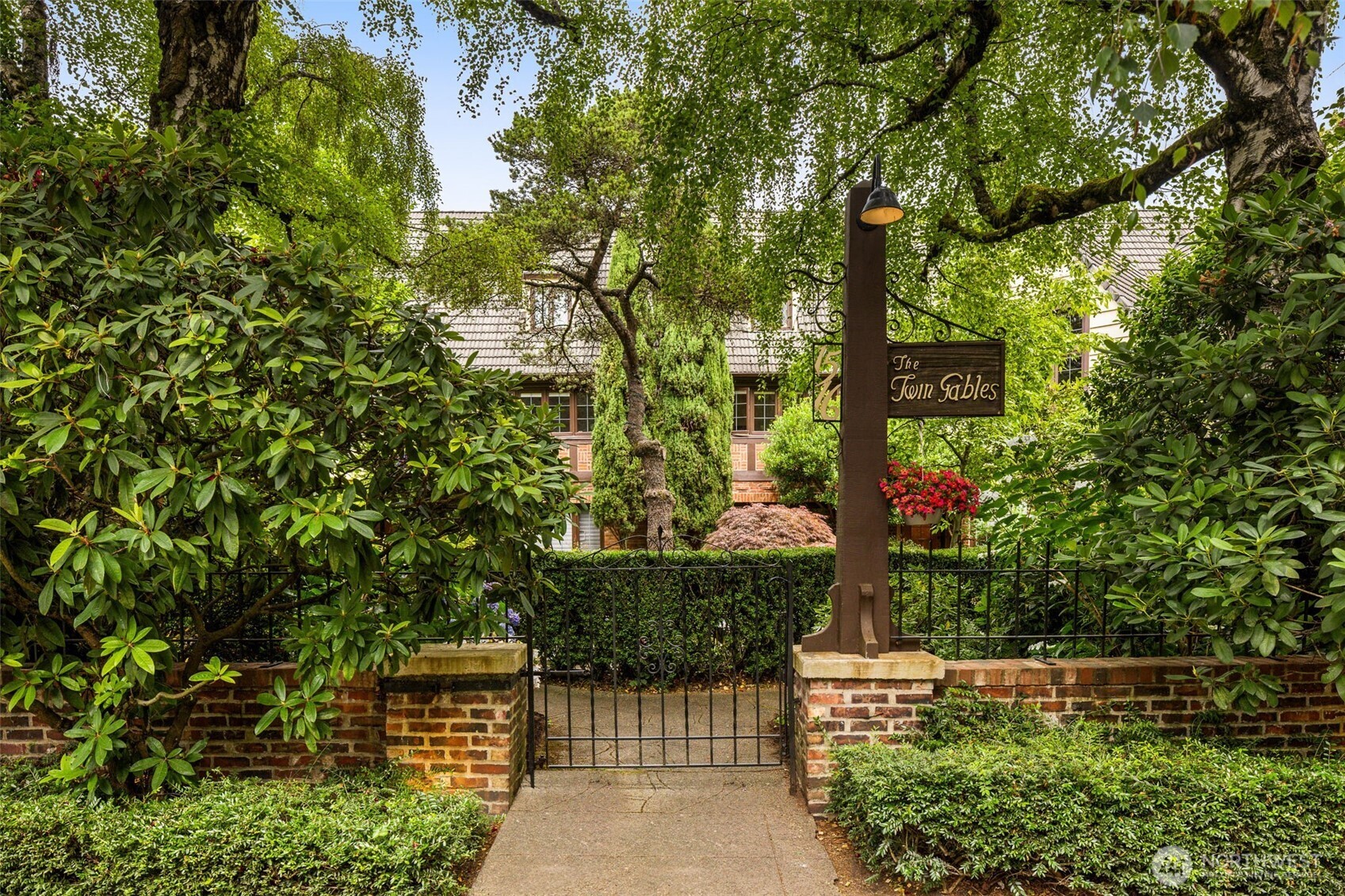 1516 E Republican Street #3