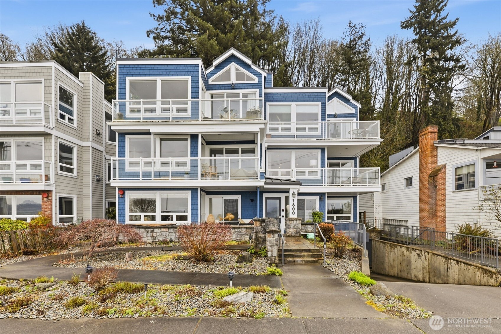 1600 Alki Avenue SW #202