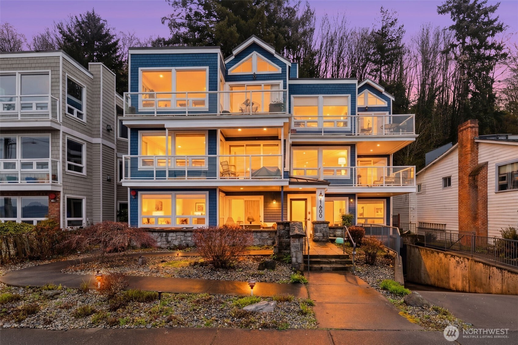 1600 Alki Avenue SW #202