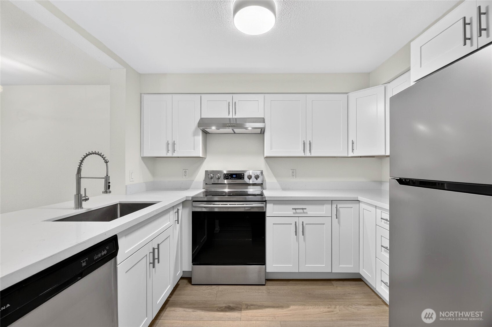 1300 W Boston Street #13, Seattle, WA 98119, photo 5 of 25