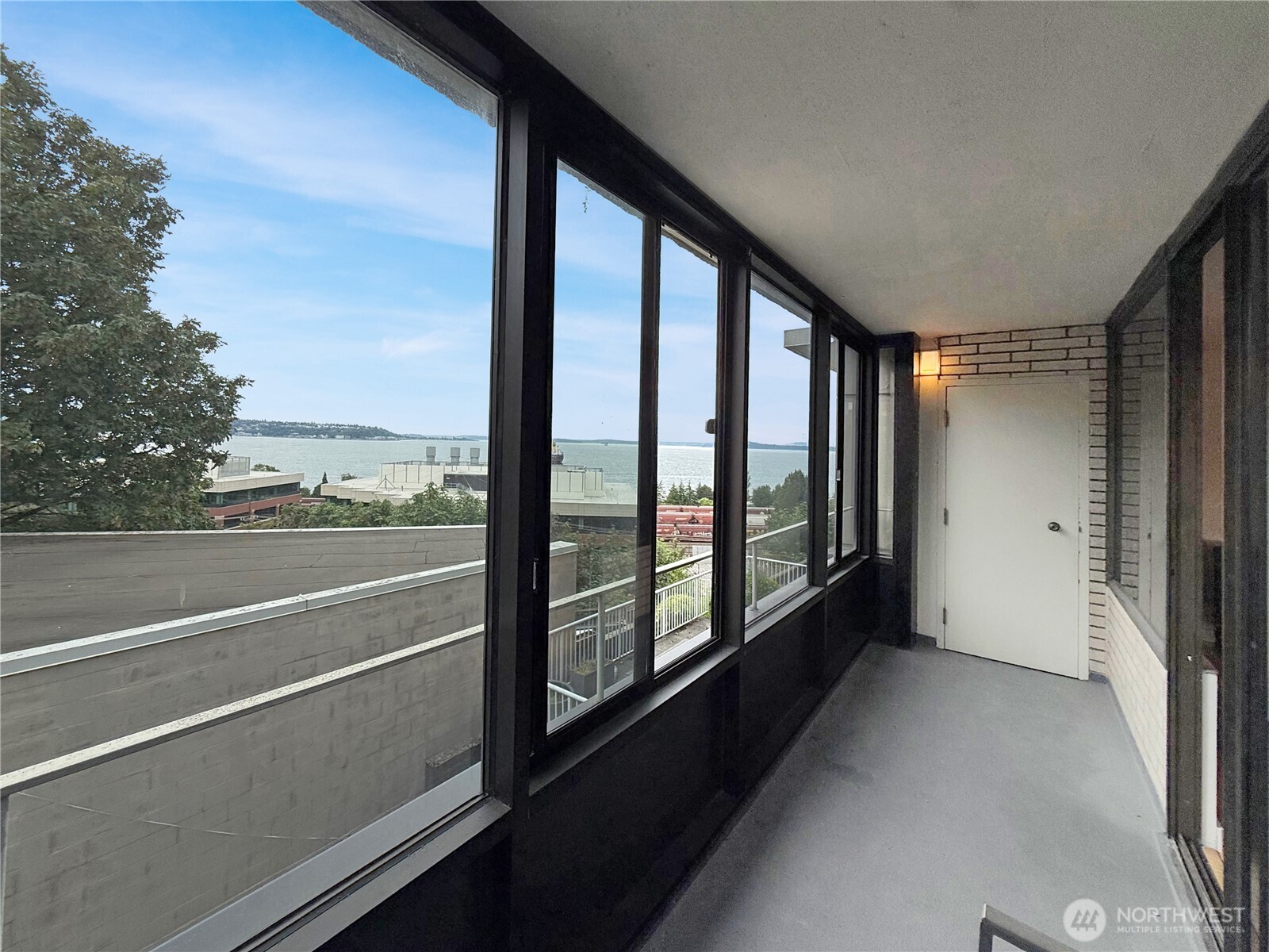 521 5th Avenue W #201, Seattle, WA 98119, photo 5 of 26