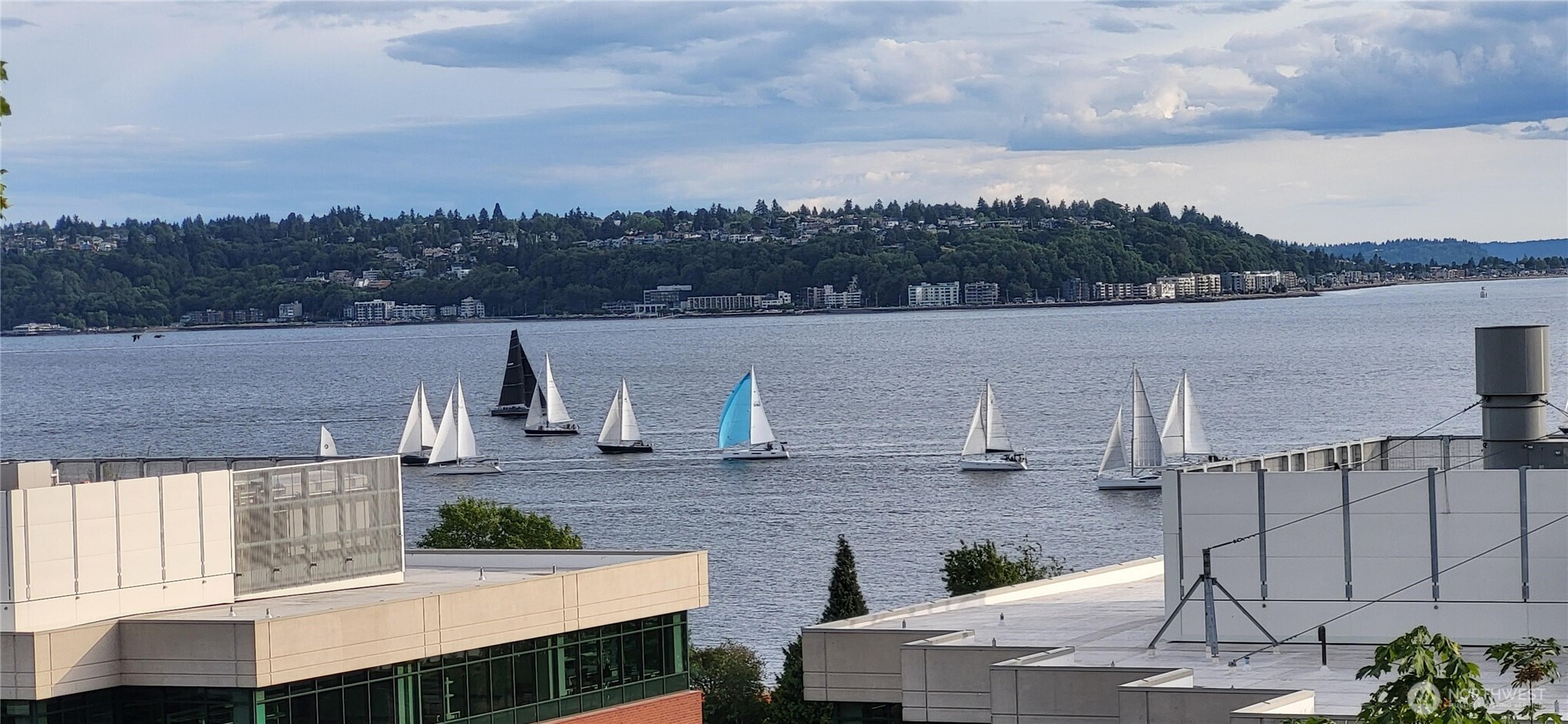 521 5th Avenue W #201, Seattle, WA 98119, photo 3 of 26