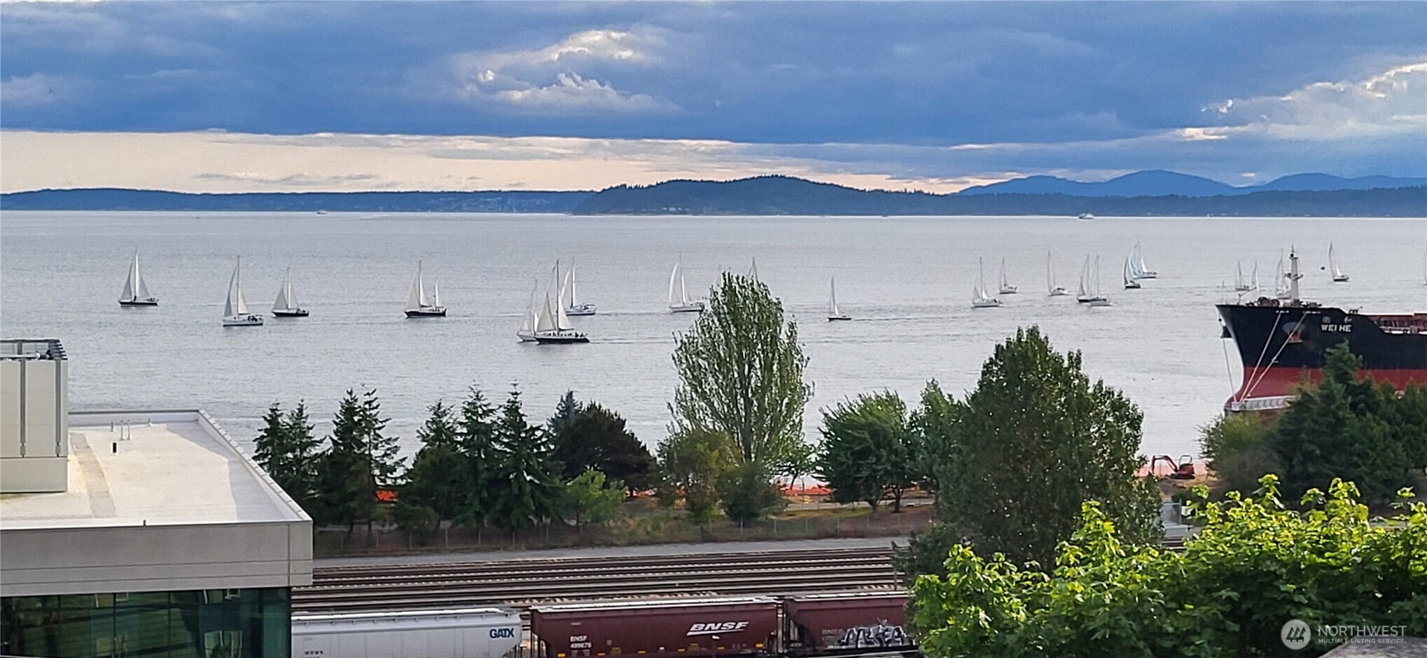 521 5th Avenue W #201, Seattle, WA 98119, photo 4 of 26