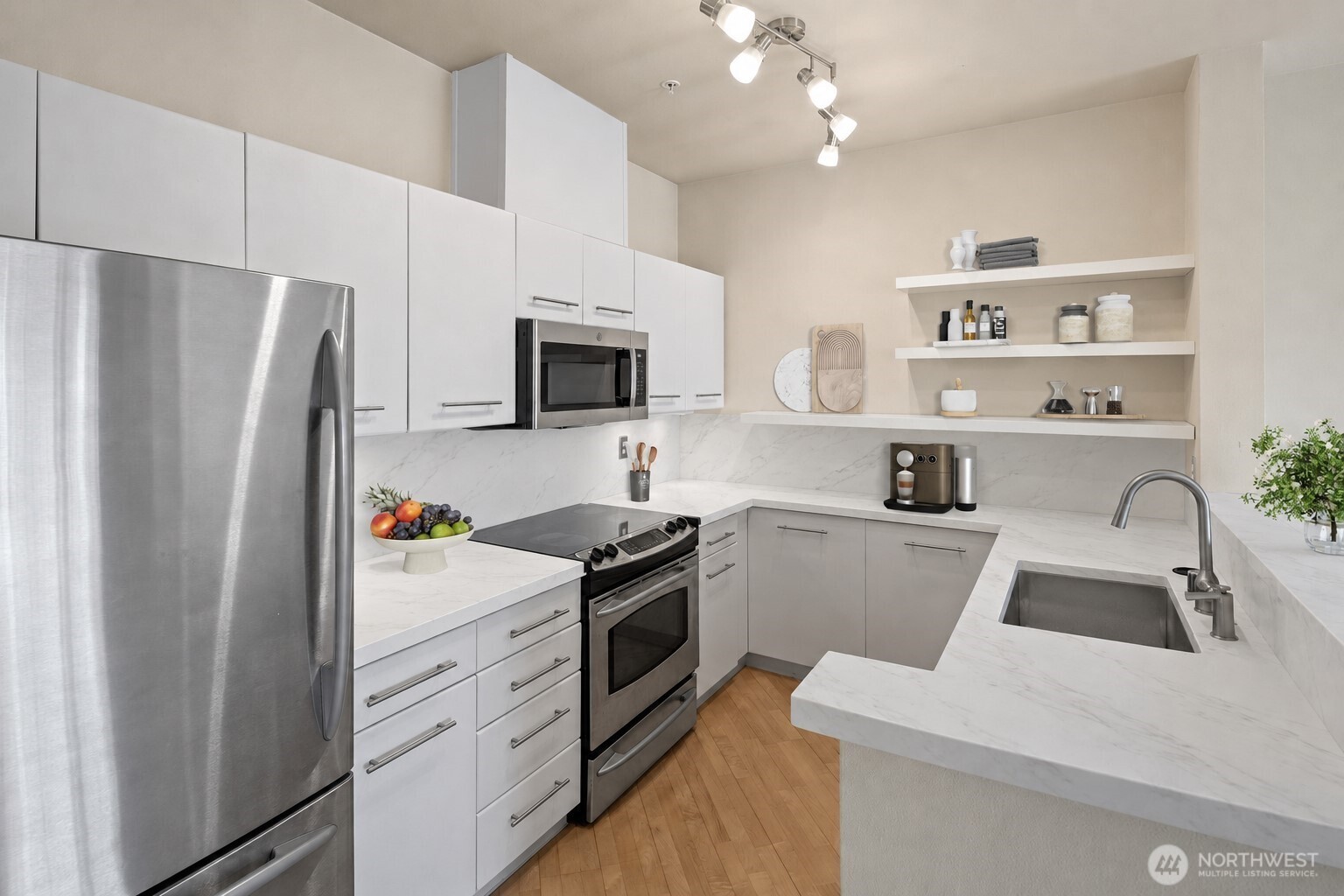 700 E Denny Way #603, Seattle, WA 98122, photo 5 of 33