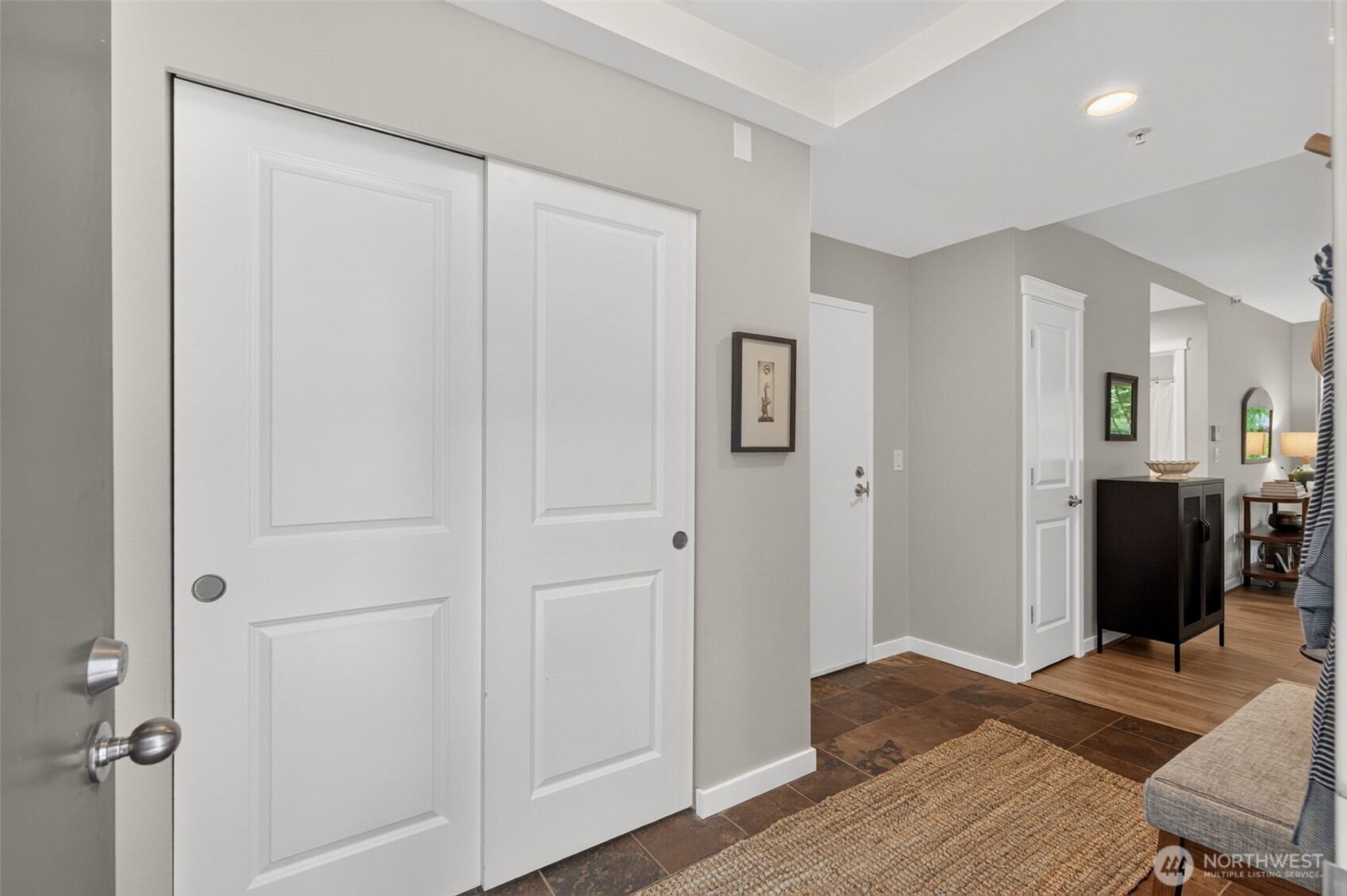 200 W Comstock Street #102, Seattle, WA 98119, photo 4 of 23