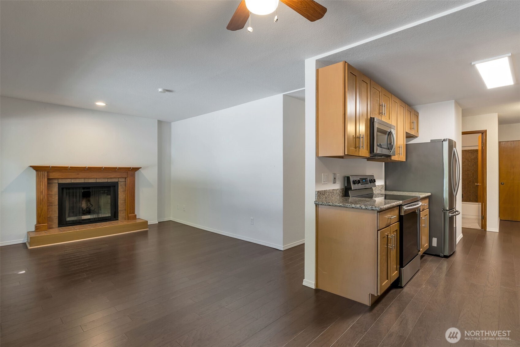 9512 1st Avenue NE #204, Seattle, WA 98115, photo 5 of 15