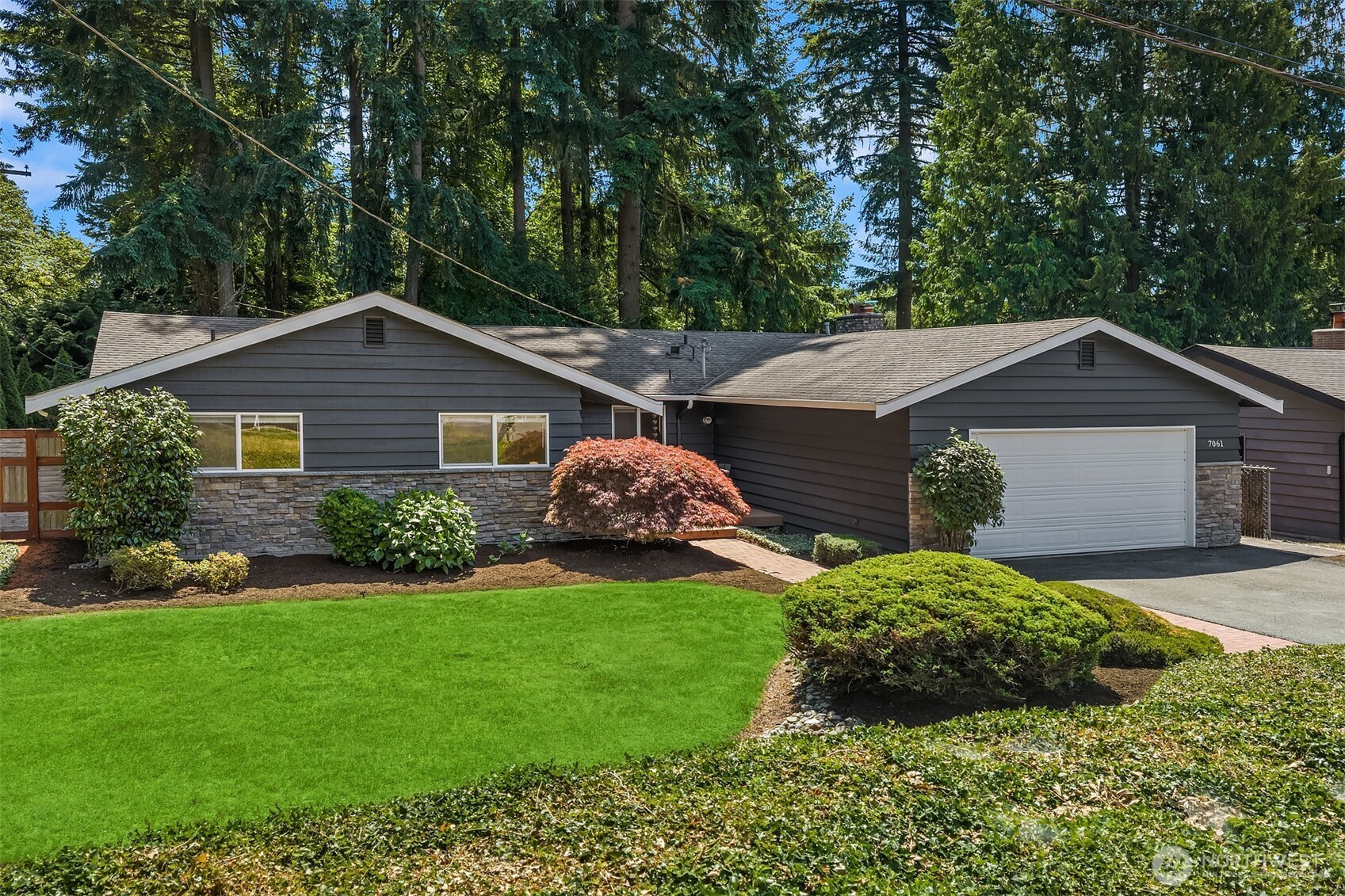 7061 NE 137th Street, Kirkland, WA 98034, photo 2 of 2