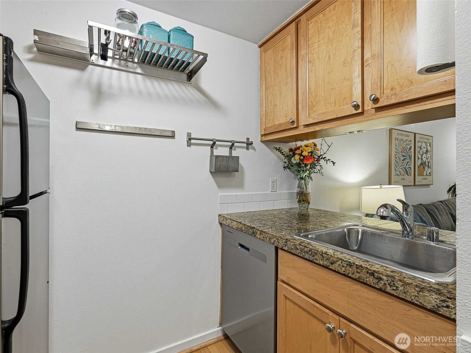 301 W Raye Street #201, Seattle, WA 98119, photo 4 of 37