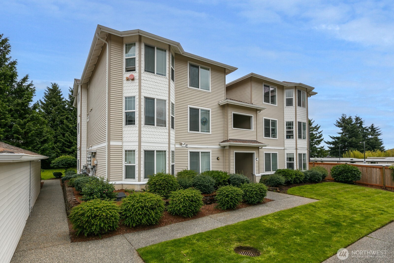 10025 9th Avenue W #C302