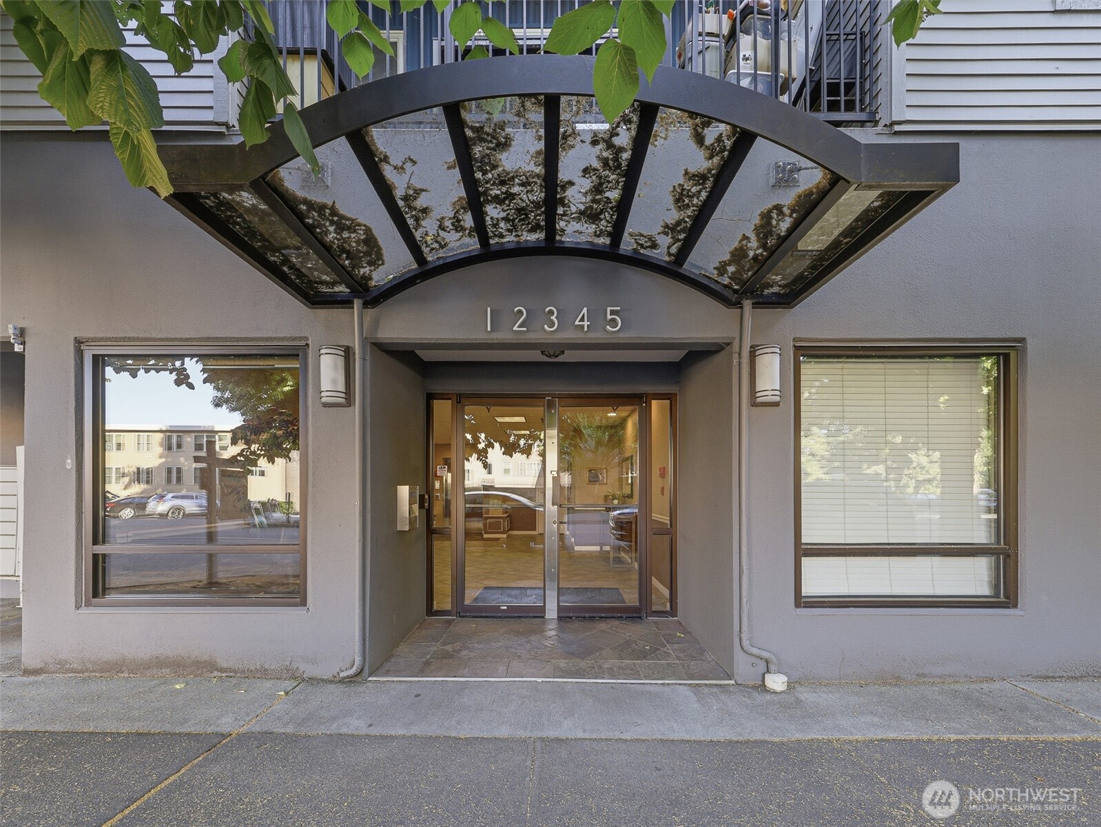 12345 Roosevelt Way NE #310, Seattle, WA 98125, photo 4 of 40