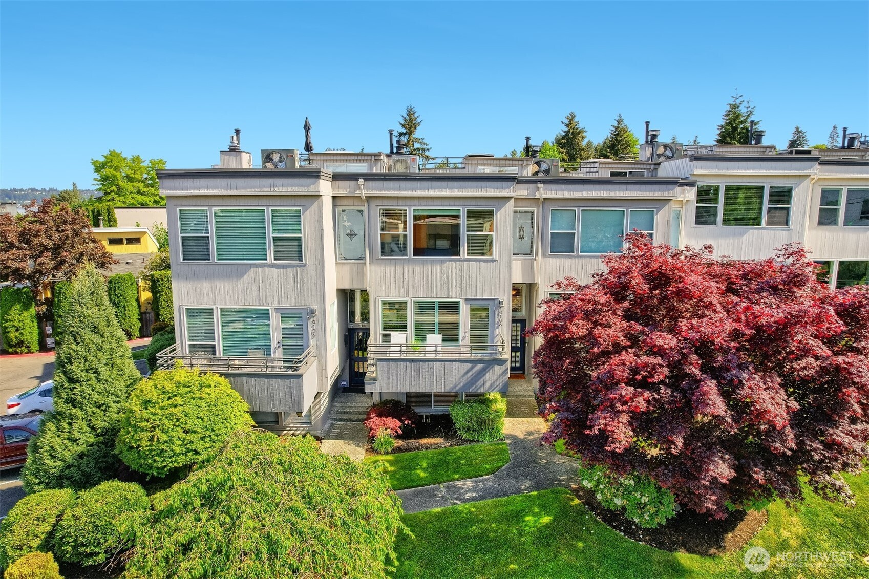 10108 NE 63rd Street, Kirkland, WA 98033, photo 2 of 2