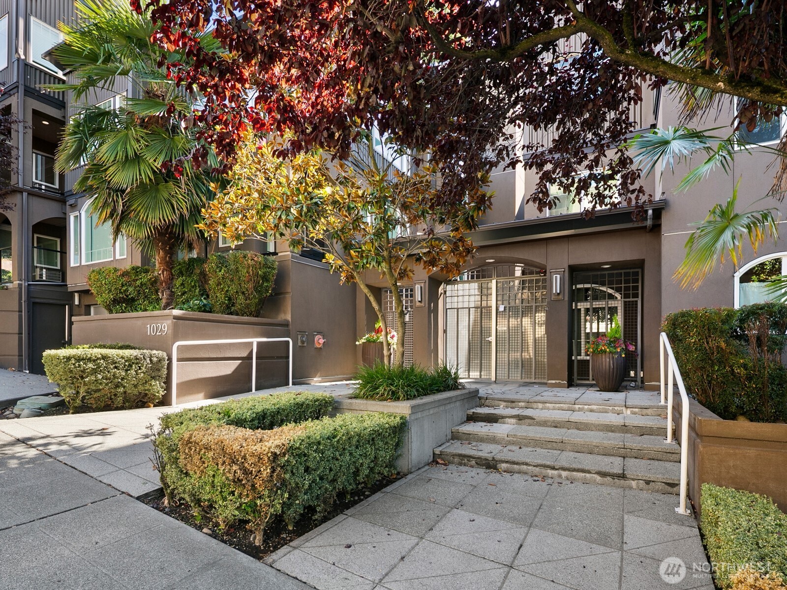 1029 Belmont Avenue E #305, Seattle, WA 98102, photo 3 of 26