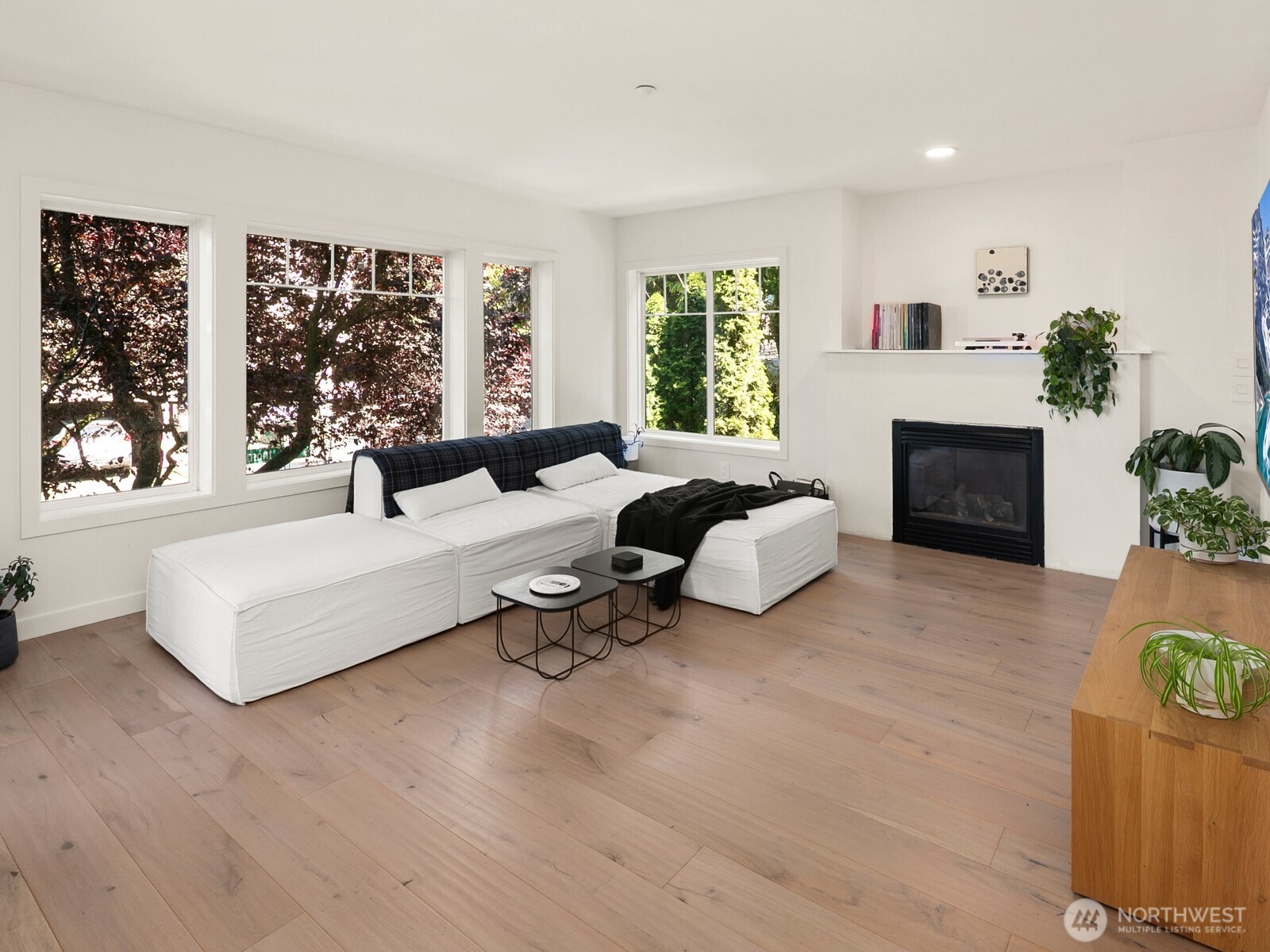 1029 Belmont Avenue E #305, Seattle, WA 98102, photo 5 of 26
