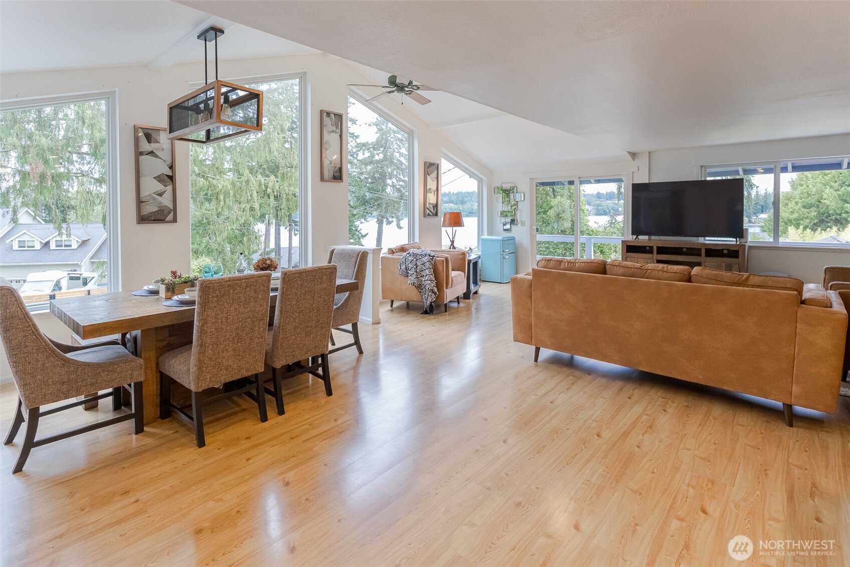 10138 Steamboat Island Road NW