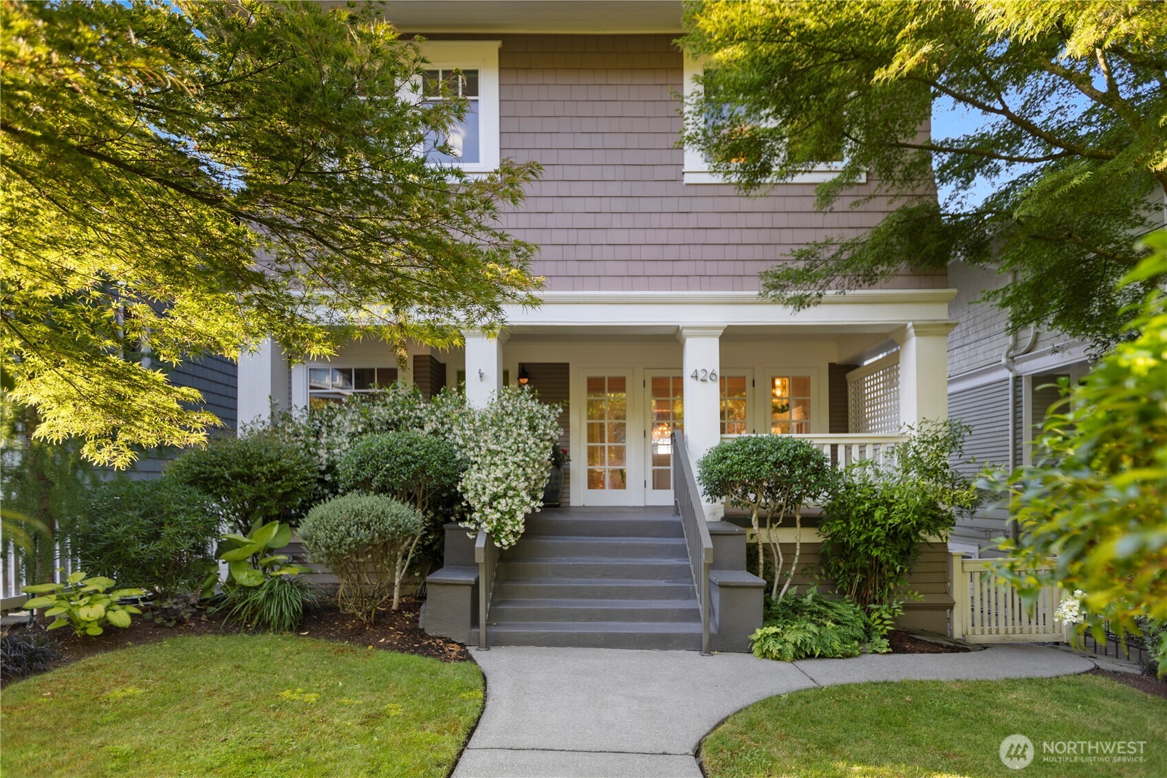 426 Smith Street, Seattle, WA 98109, photo 3 of 4