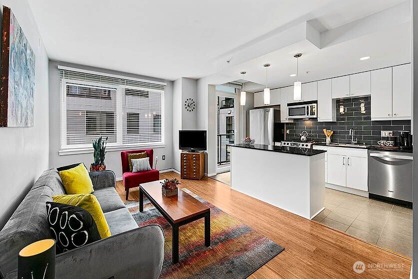 76 Cedar Street #603, Seattle, WA 98121-4106, photo 4 of 26
