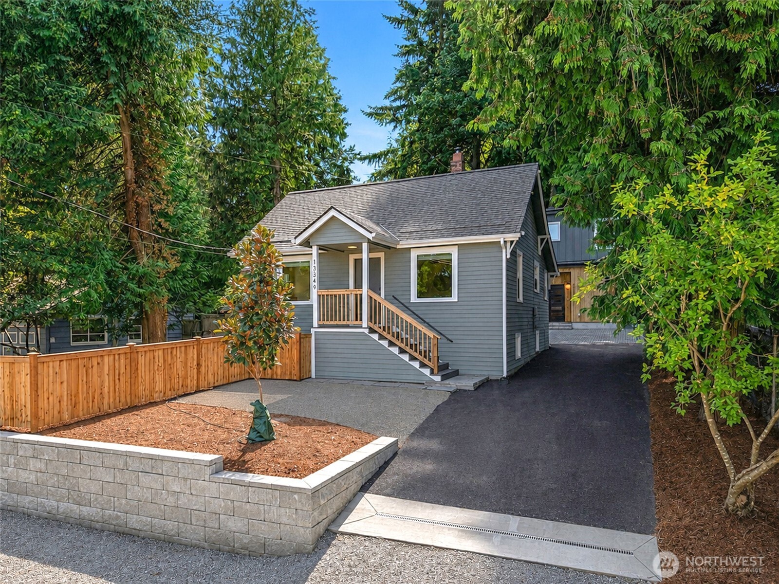 13349 25th Avenue NE, Seattle, WA 98125, photo 2 of 31