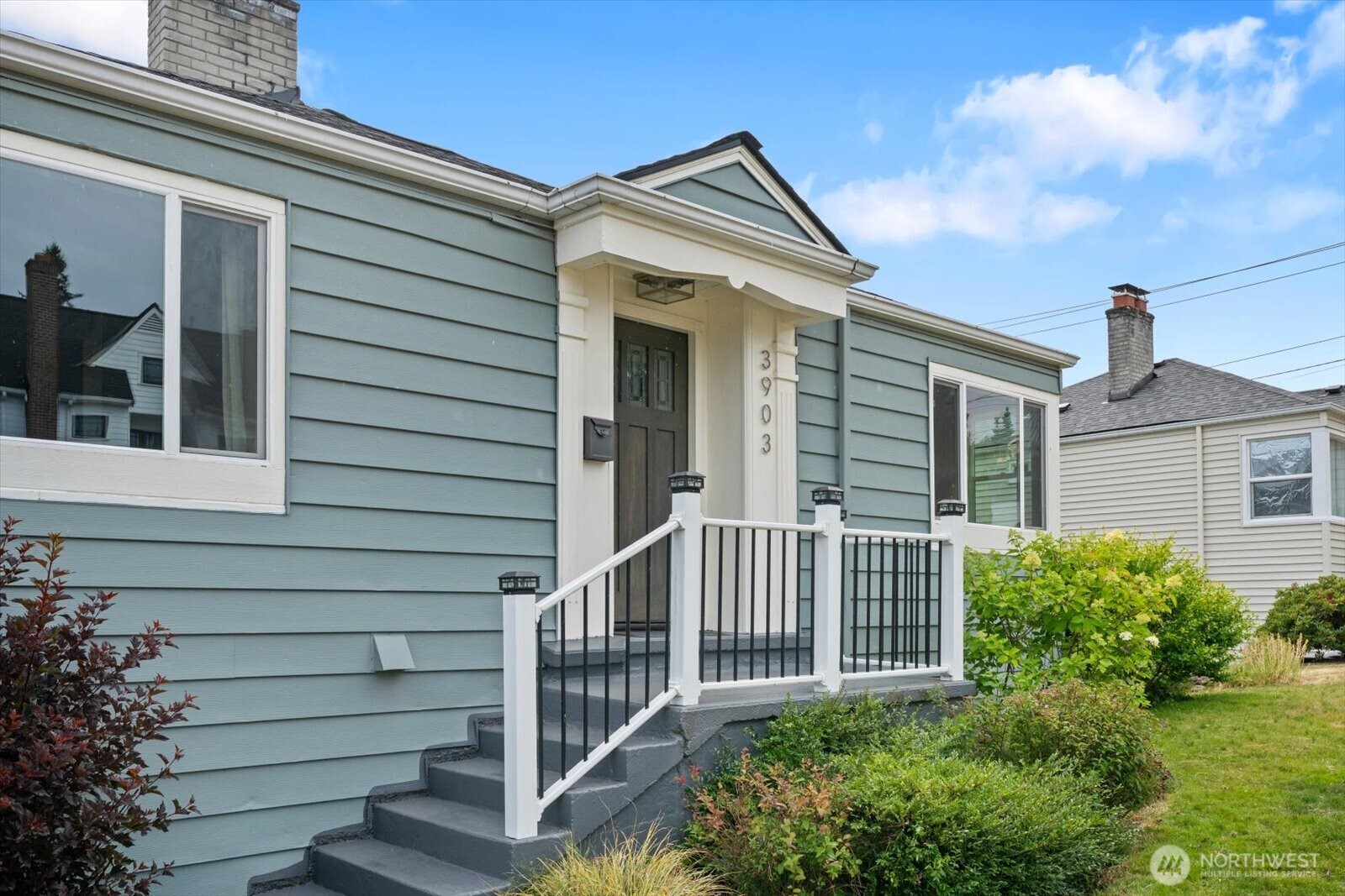 3903 SW Dakota Street, Seattle, WA 98116, photo 4 of 37