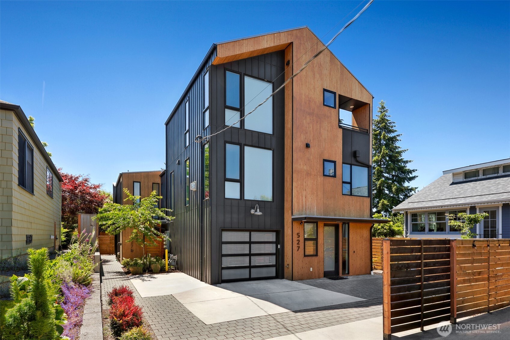 527 B NE 89th Street, Seattle, WA 98115, photo 2 of 2