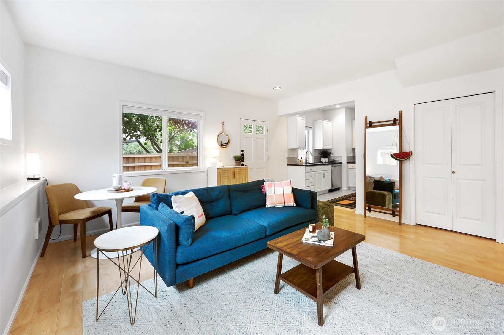 2110 California Avenue SW #C, Seattle, WA 98116-5104, photo 2 of 24