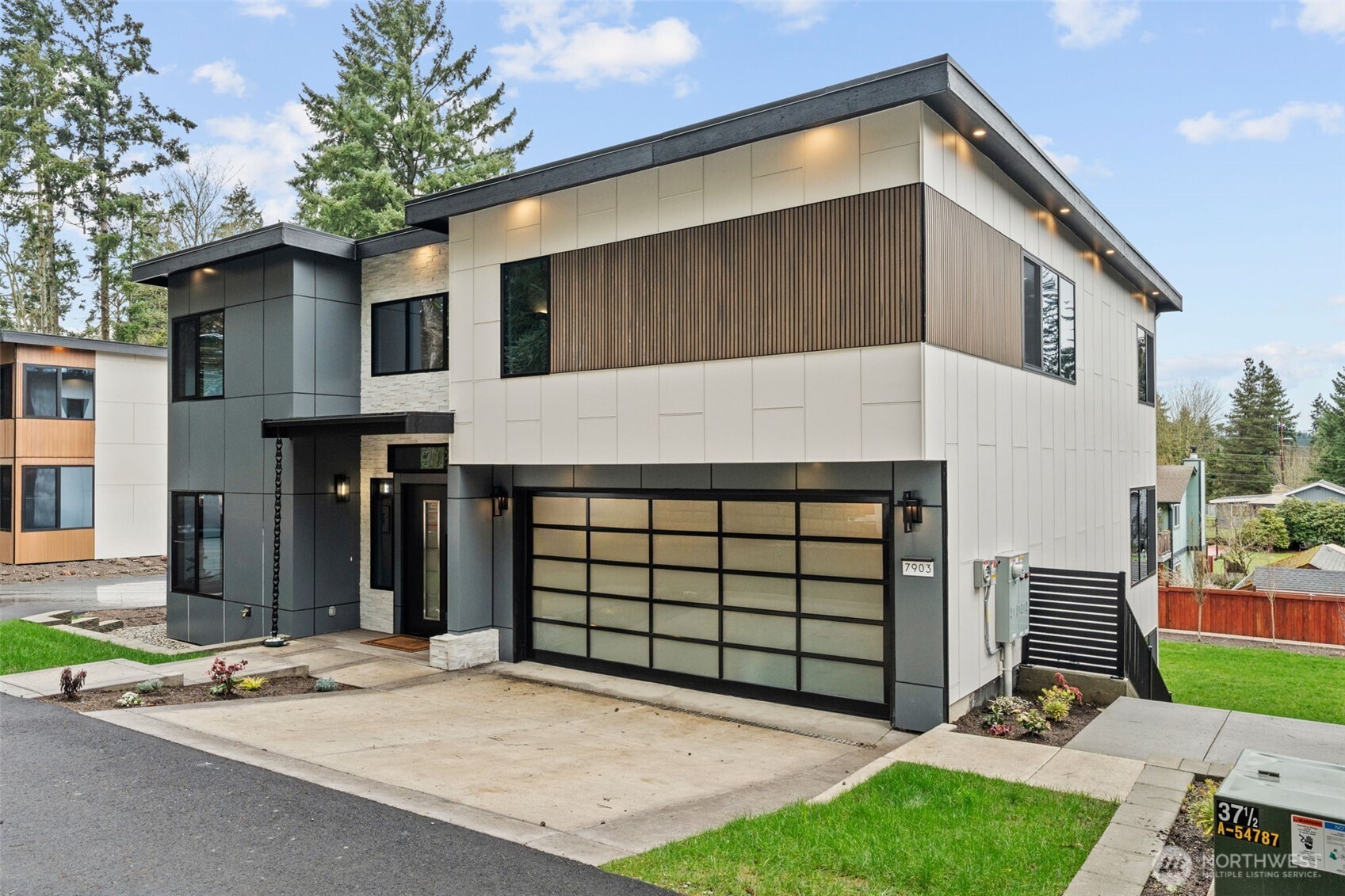 7903 240th Street SW, Edmonds, WA 98026, photo 2 of 2