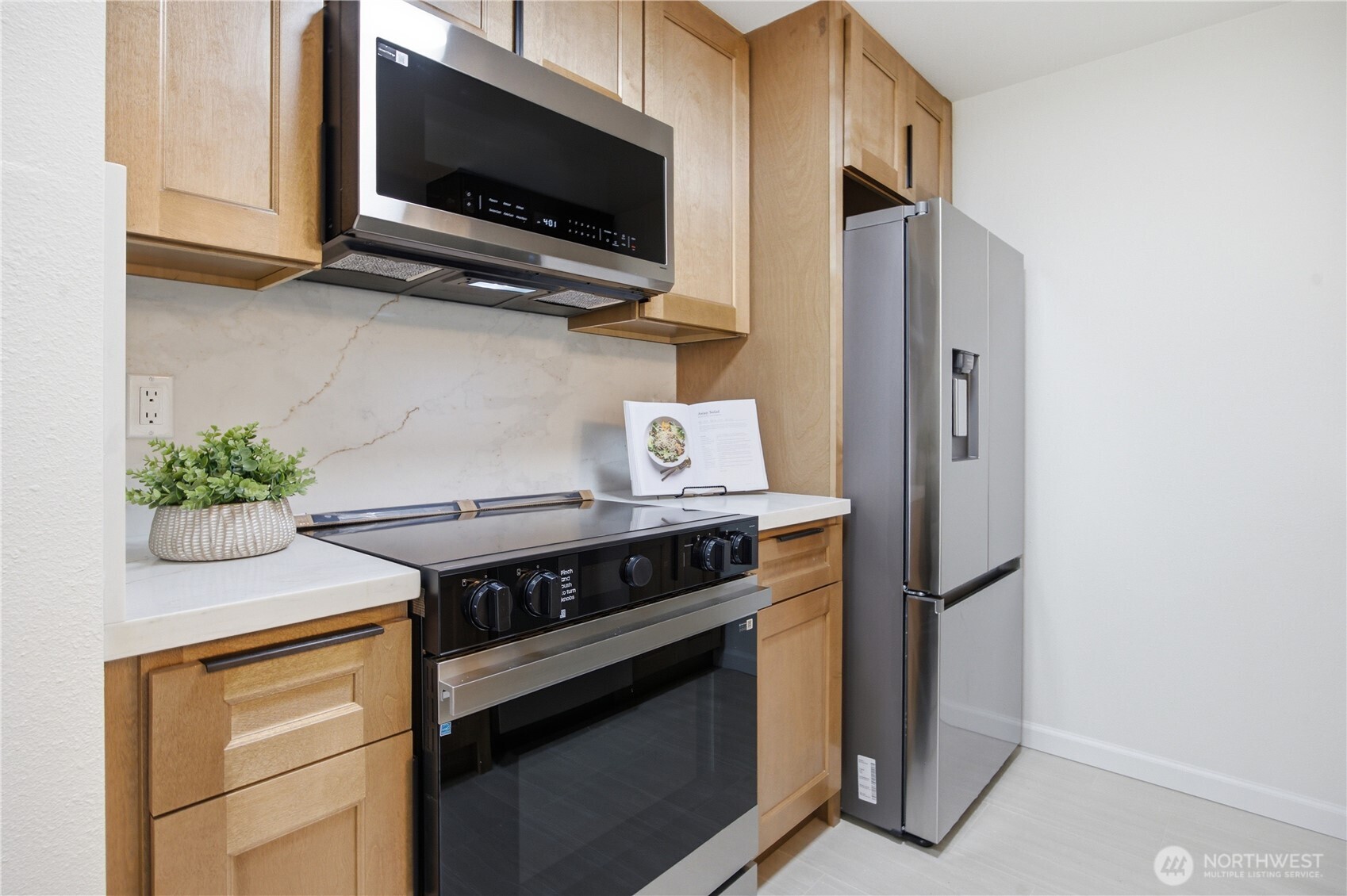 2334 NE 102nd Street #202, Seattle, WA 98125, photo 5 of 27