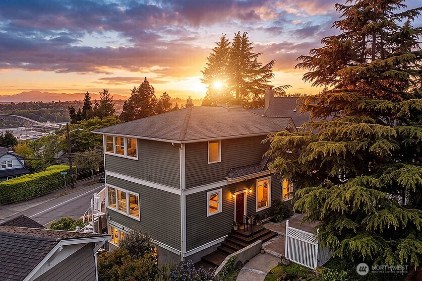 1225 9th Avenue W