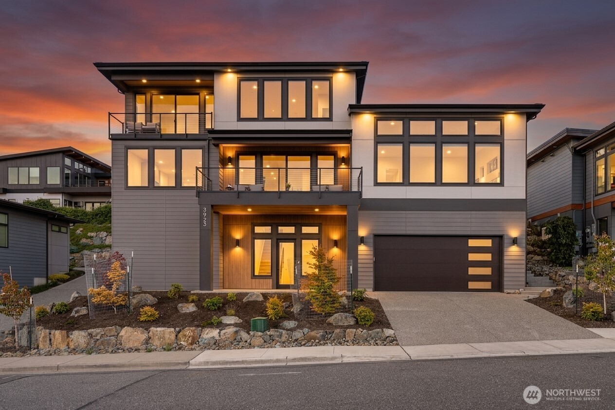 3923 Rock Ridge Parkway