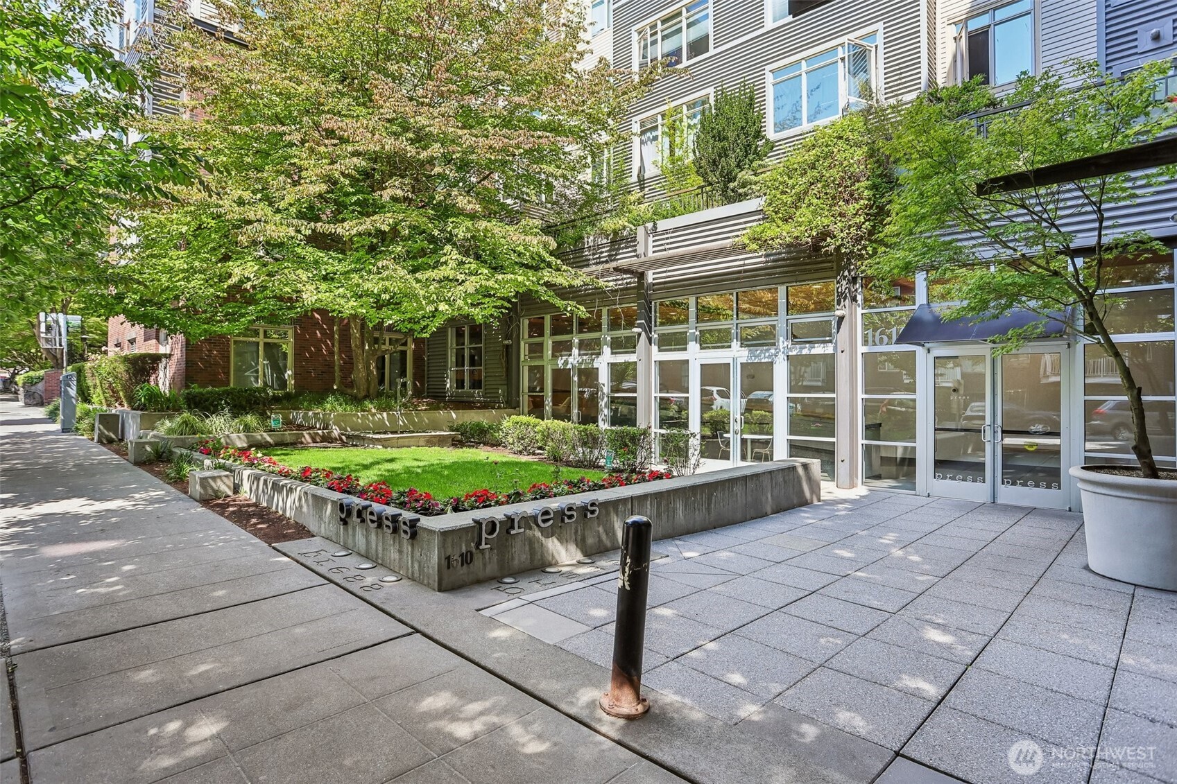 1610 Belmont Avenue #515, Seattle, WA 98122, photo 3 of 27