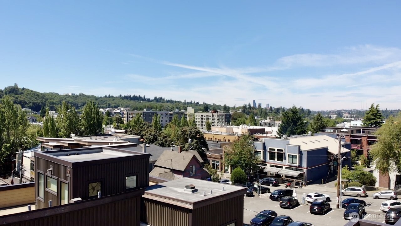 4917 39th Avenue S, Seattle, WA 98118-1721, photo 2 of 3